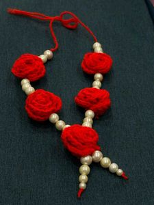 Red Rose & Pearl Necklace
