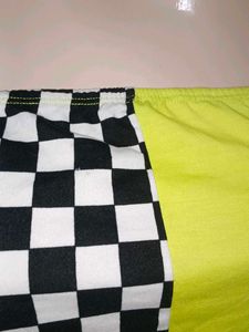 (764)Checkered &amp; Neon Yellow Tube Top