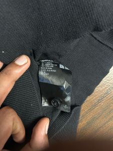 og uniqlo black  polo