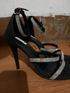 brand new ELLE high heels