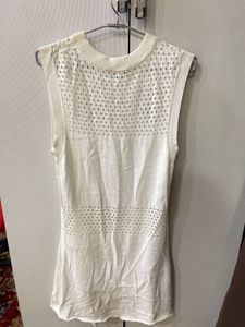 Chic White Sleeveless Crochet Top