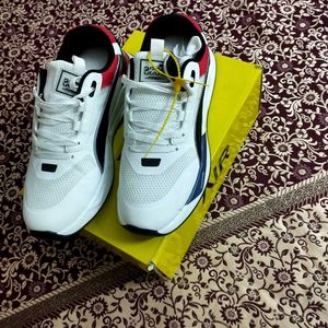 Stylish White &amp; Red Puma Air Sneakers