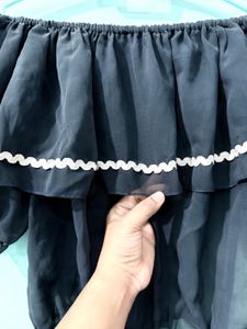 Chic Off-the-Shoulder Ruffled Top