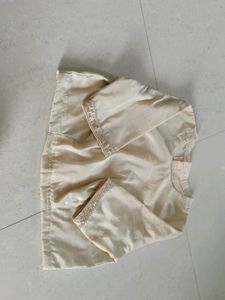 ELEGENT CREAM PACK NEAK BLOUSE