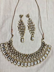 Exquisite Kundan Necklace &amp; Earring Set
