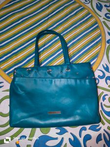 Caprese Shoulder Bag For Women 💐