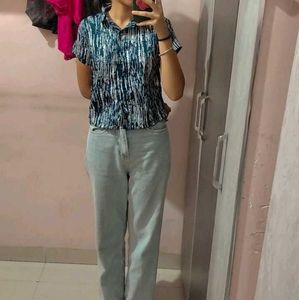 Short Abstract Print Button-Up Shirt