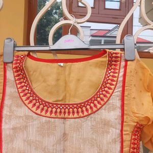 Elegant Gold And Red Zari Kurta