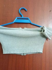Off-Shoulder Zipper Top