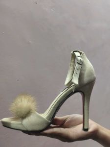 Cute fur pencil heel