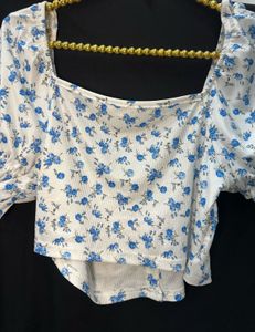 Floral Puff Sleeve Cropped Top