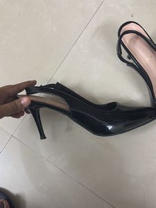 Women Pointed Toe Kitten Pumps