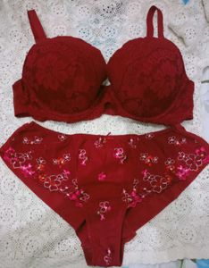 Lace Trimmed pushup Bra and Panty Set
