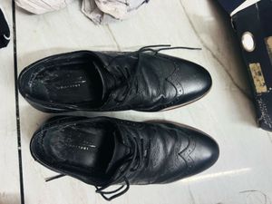 Arrow Men's Black Leather Oxford Shoes