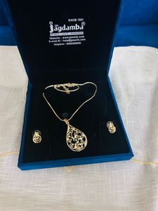 Elegant Gold-Tone Jewelry Set