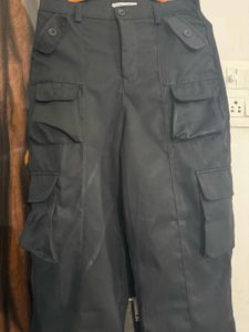 Freakins Black Cargo Pants size Small 28 waist