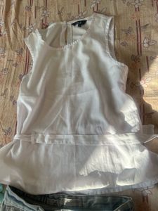 Cute White Sleeveless Top