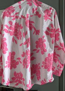 SHEIN Pink Floral Print Button-Up Shirt