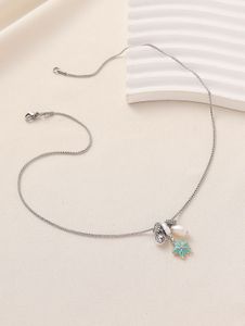 Starfish Charm Silver Tone Neckla
