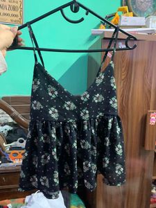 Chic Floral Print Spaghetti Strap crop top