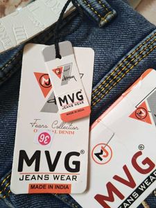 Stylish Acid Wash Jeans with Belt