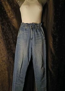 Light Wash High Waisted Mom Jeans