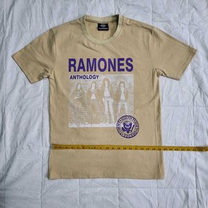 RAMONES ANTHOLOGY — Vintage Band Tee