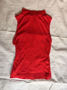 red HM top
