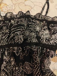Cute Floral Tie-knot babydoll top