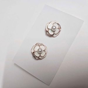 Elegant Flower Pearl Stud Anti tarnish Earrings