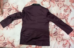 Men maroon tuxedo blazer