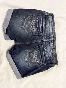 Stylish washed mini shorts