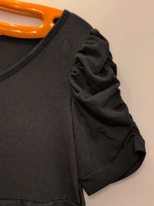 Cute Black Dress with puffed sleeves