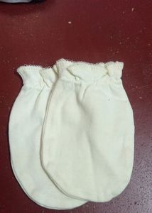 Baby gloves and Socks Set