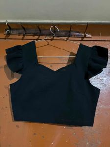 Chic Black Puff Sleeve Crop Top