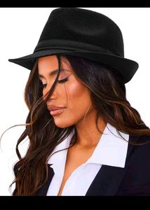 Stylish Black Fedora Hat 🎩