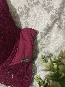 Enamor Lace Trimmed Bra