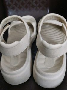 Comfortable White Flat Sandals