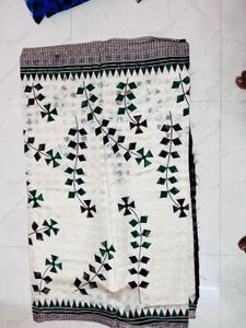 Cream Saree with Floral Print