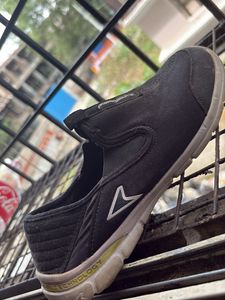 bata power walking shoes