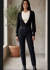Black Deep V-Neck Long Sleeve Top