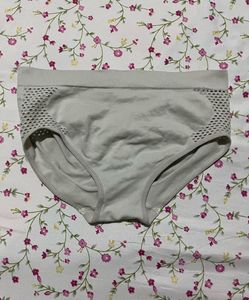 Seamless Comfort Briefs with Mesh Accents