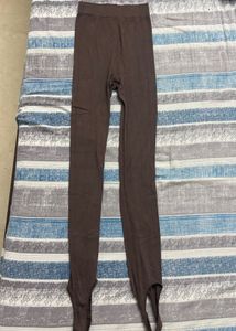 H&amp;M SEAMLESS STIRRUP LEGGINGS