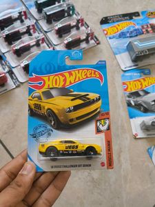 Hot Wheels 2018 Dodge Challenger SRT Demon