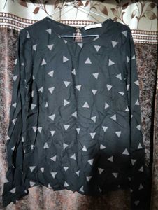 Black & White Triangle Print Top