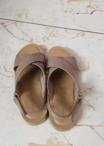 Comfortable Beige Criss-Cross Strap Sandals