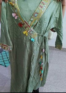 Stylish Olive Green Kurta Set with Tassels