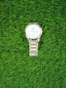 Silver color metal watch for men