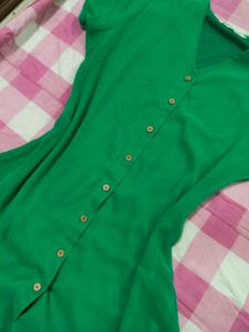 Elegant Green Button-Up Dress