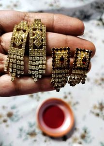 2 set of Sparkling Rhinestone Earrings✨💖